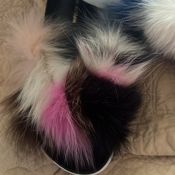 Stuart Weitzman Sublime REAL Multi-Color Fox Fur Sandals Slides Flats Slippers - Picture 9 of 16